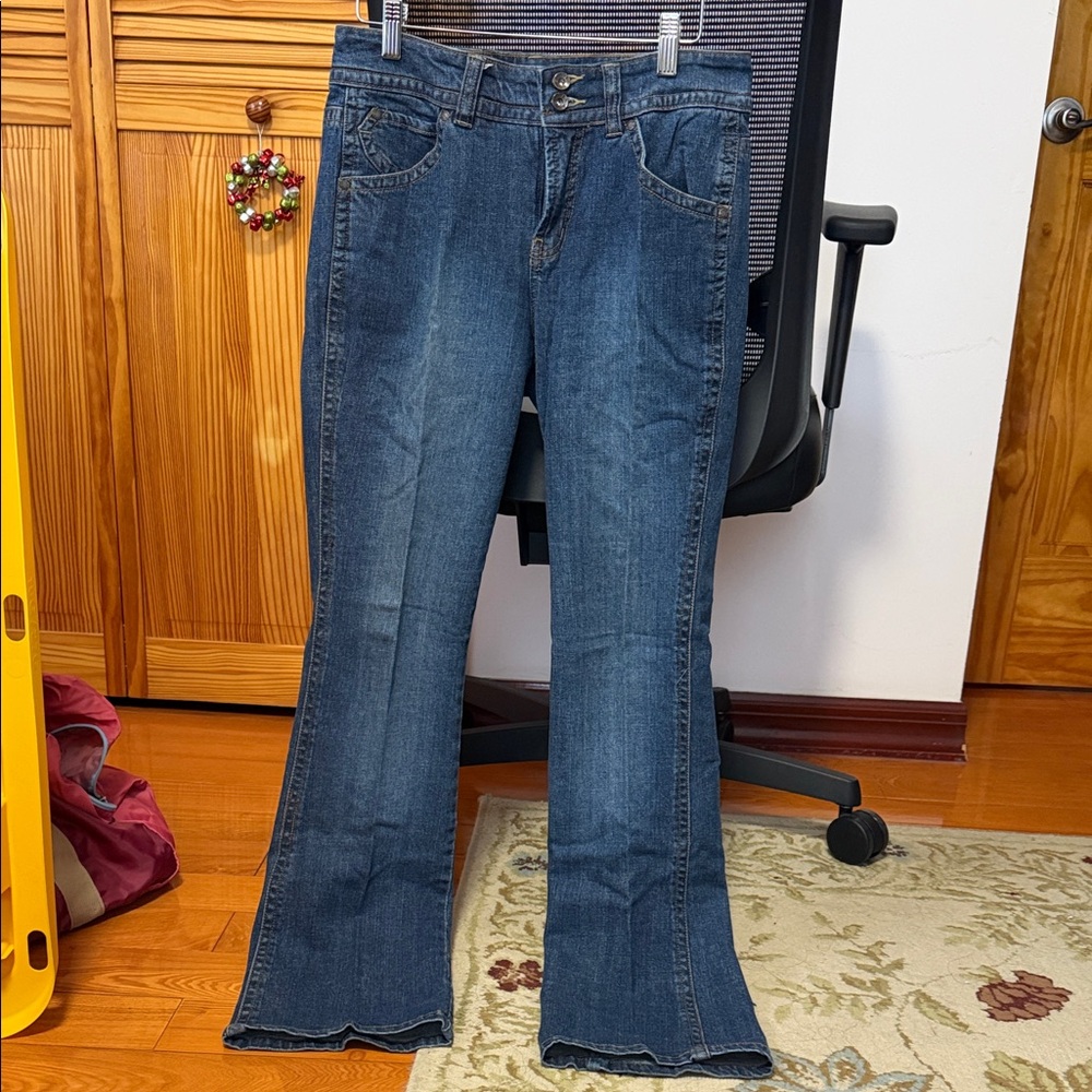 Classic Blue Women's Jeans (Jones&co)